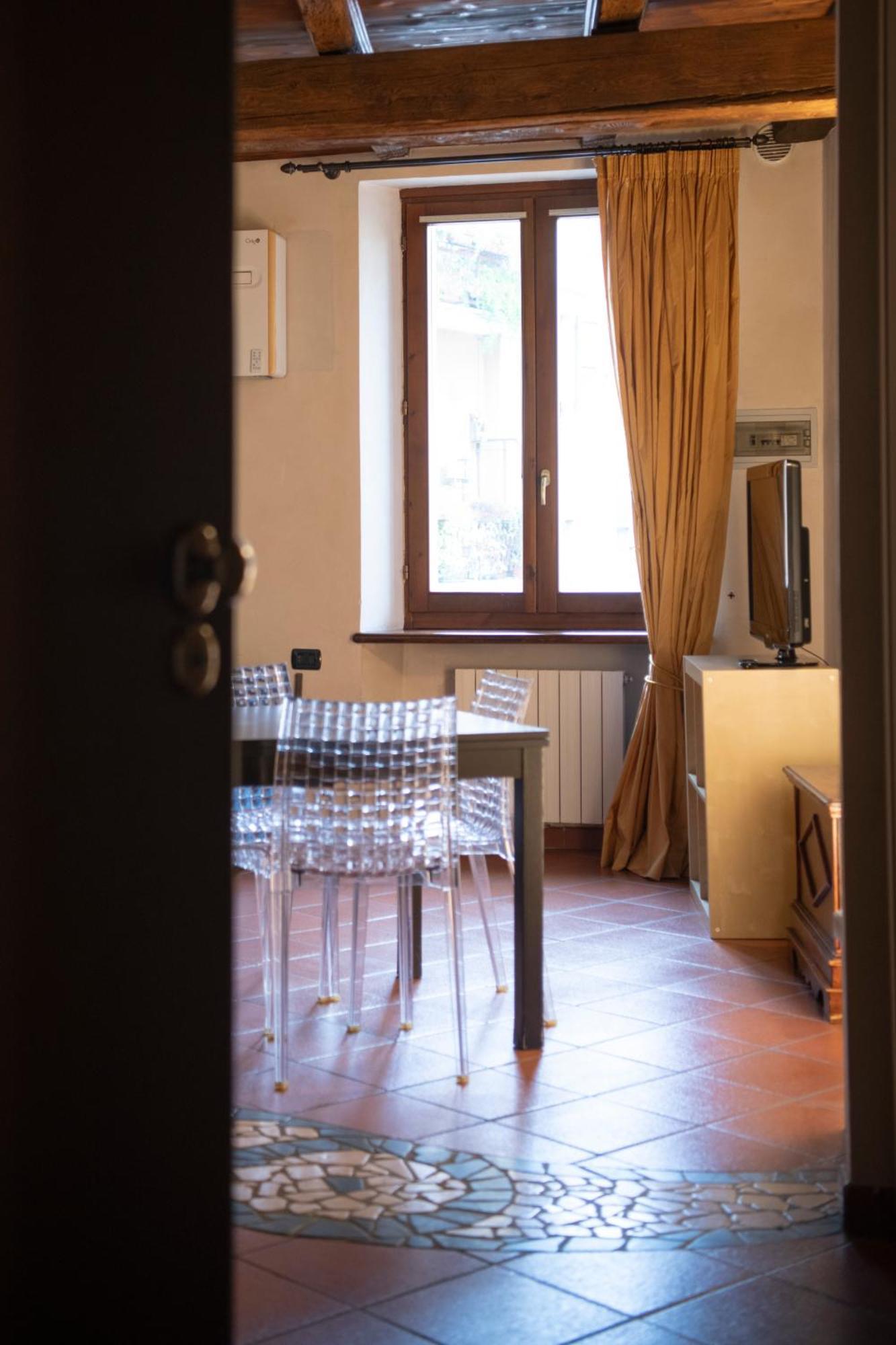 Ai Piedi Del Castello / 4Pl / Apt. Full Vérone Extérieur photo